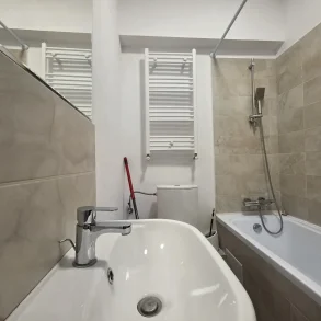 Metrou Universitate – Inchiriere apartament moderen 2 camere ! Centrala Proprie !