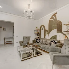 ARMENEASCA ! Vanzare apartament de 4 camere – mobilat si utilat !