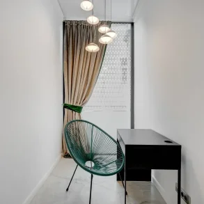 ARMENEASCA ! Vanzare apartament de 4 camere – mobilat si utilat !