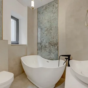 ARMENEASCA ! Vanzare apartament de 4 camere – mobilat si utilat !