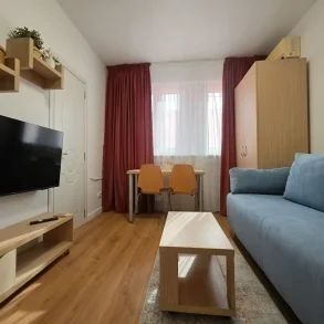 ROMANA – Garsonieră cochetă de închiriat – fix în centrul acțiunii ! Centrala!