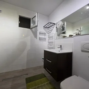 NU rata ! 3 camere decomandate ! Centrala proprie! Metrou/Parc Crangasi !