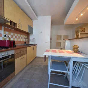 Apartament în inima Bucureștiului – acolo unde orașul prinde viață-UNIVERSITATE!