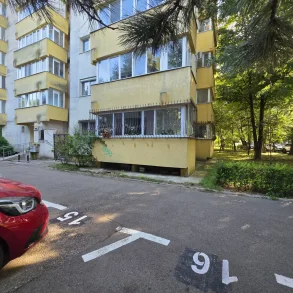 Doamna GHICA – vanzare – 4 camere spatioase cu vedere spectaculoasa in Parc !