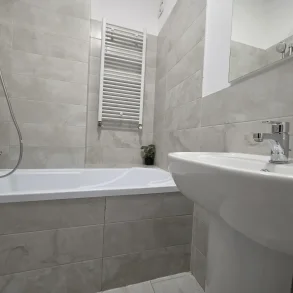 Metrou Universitate – apartament modern 2 camere ! Centrala Proprie !
